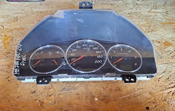 Mazda MPV II LW Speedometer (instrument cluster) LE5955430 1575204340 M9083