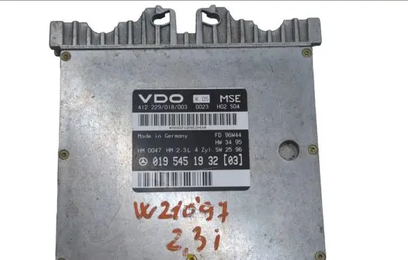 Mercedes-Benz E W210 Engine control unit/module 0195451932