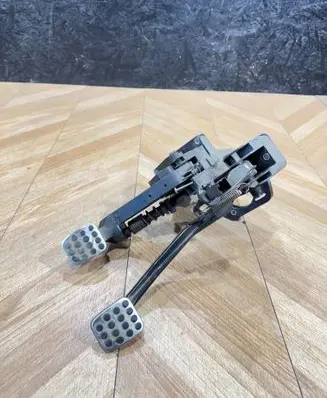 Mercedes-Benz B W245 Pedal assembly A1692902401 4877674