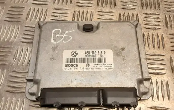 Volkswagen PASSAT B5 Engine control unit/module 0281001720