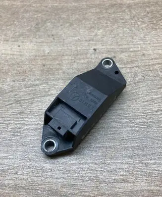 Mercedes-Benz E W211 Airbag deployment crash/impact sensor A0018209326