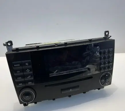 Mercedes-Benz C W203 Radio/CD/DVD/GPS head unit A2038703689 MF2530 020748