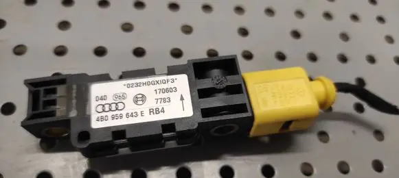 Audi A6 S6 C5 4B Airbag deployment crash/impact sensor 8E0959643E 170603