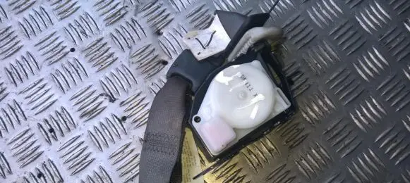Honda Civic Middle seatbelt (rear) 