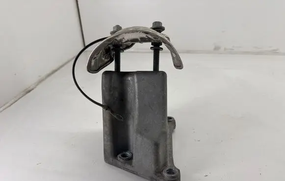 Dodge Challenger Engine mounting bracket 04726023AB