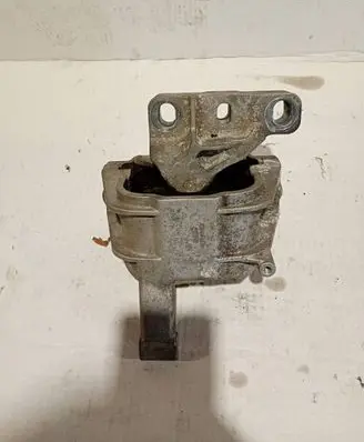 Engine mount bracket