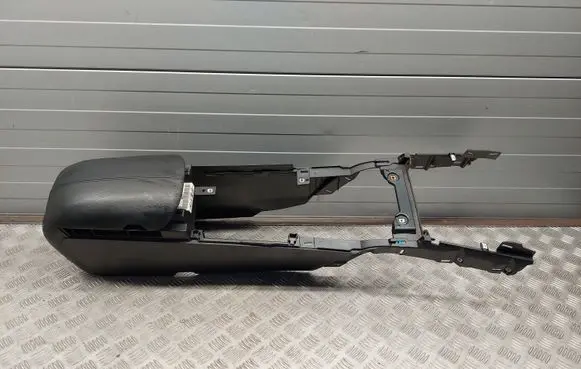 Ford Mustang VI Armrest FR3B63045A36A FR3B63045A06AY3ZHE