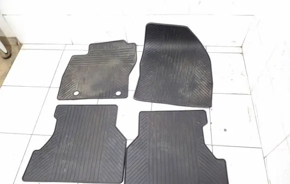 Ford Focus Car floor mat set 4M5JY13011FC 3M5JR13010FB 4M5JY130C06CA