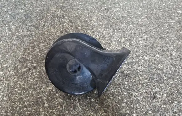 BMW 5 E60 E61 Horn signal
