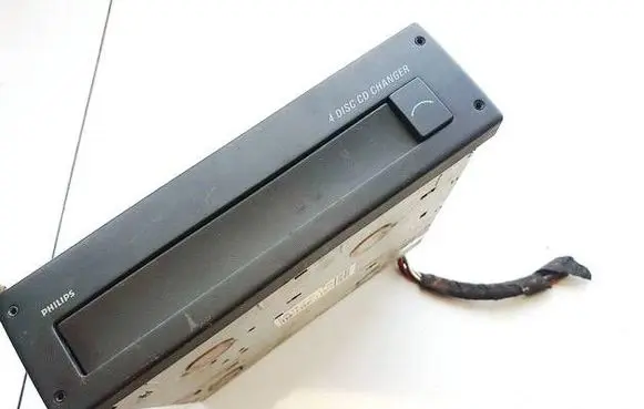 Opel Astra G CD/DVD changer 