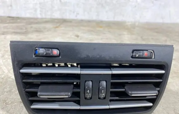 BMW 7 F01 F02 F03 F04 Rear air vent grill 64229118249