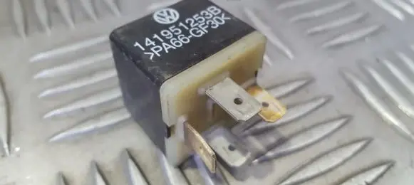 Audi A8 S8 D2 4D Other relay 141951253B