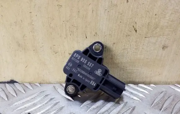 Audi TT TTS Mk2 Airbag deployment crash/impact sensor 8P0955557
