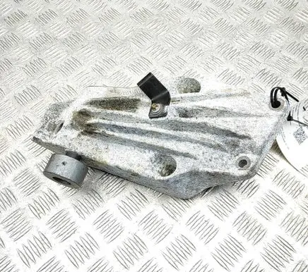 BMW X5 G05 Engine mounting bracket 6861559