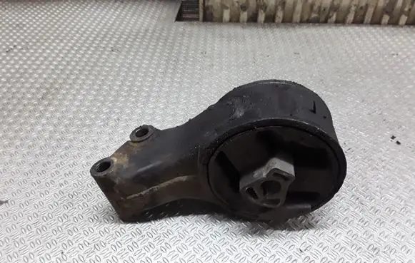 Opel Insignia A Engine mount bracket