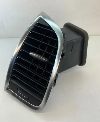 Audi Q7 4L Dashboard side air vent grill/cover trim 4L0820901T