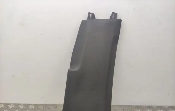 (B) pillar trim (bottom)