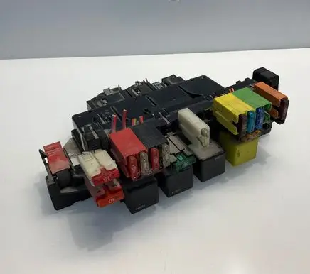 Mercedes-Benz S W220 Fuse module A0315451632 05045133 04513308011601