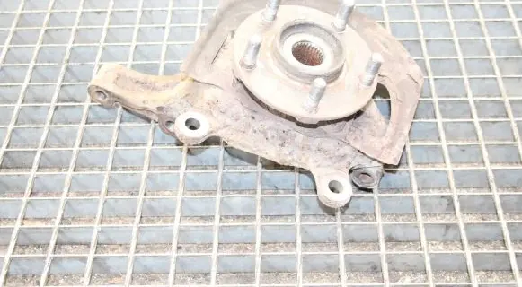 Nissan X-Trail T31 Front wheel hub