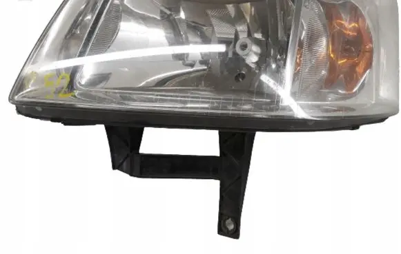 Volkswagen Transporter - Caravelle T5 Headlight/headlamp 7H1941015J