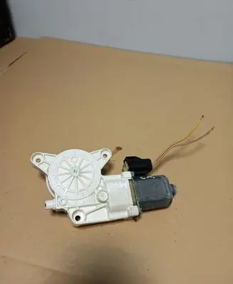 Chrysler Grand Voyager V Rear door window regulator motor 0130822335 3018077D