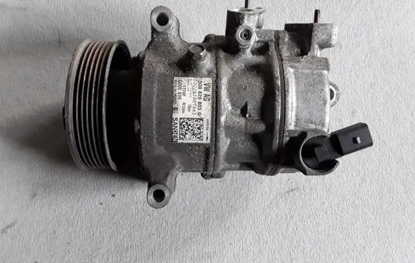 Seat Ibiza IV (6J,6P) Air conditioning (A/C) compressor (pump) 5Q0820803G