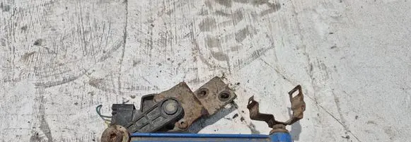 Audi A6 Allroad C5 Rear air suspension level height sensor 