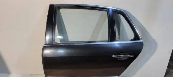 Volkswagen Phaeton Rear door