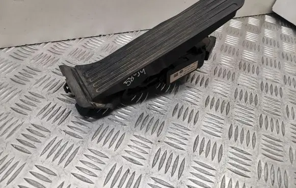 Volkswagen PASSAT B6 Accelerator throttle pedal 1K1721503L 6PV00860000