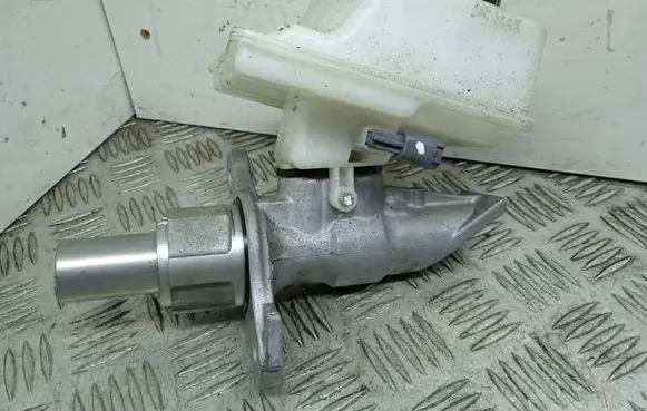 Mercedes-Benz GLE (W166 - C292) Master brake cylinder