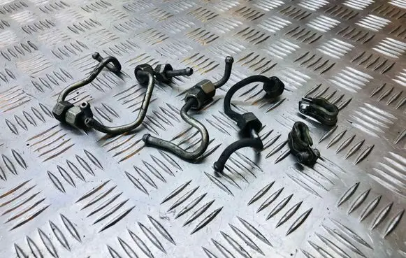 BMW 3 E90 E91 Fuel injector supply line/pipe 