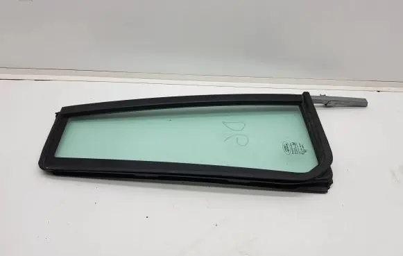 Land Rover Discovery 4 - LR4 Rear vent window glass 5H2229750BA 5H2229750AA