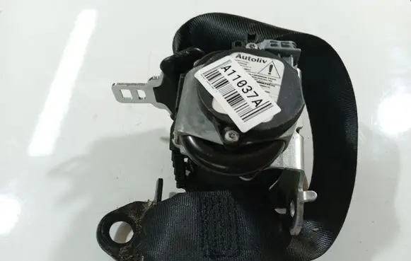 Renault Laguna III Rear seatbelt 8272042