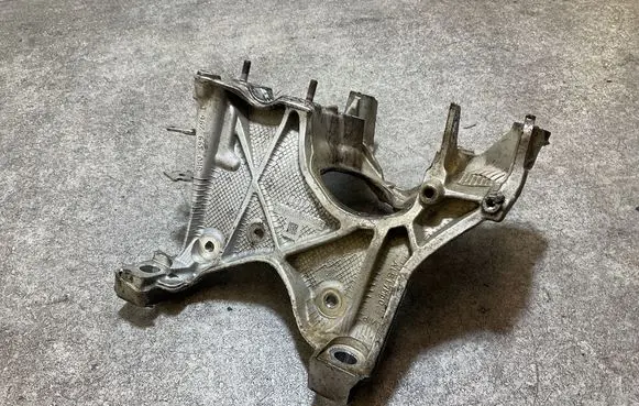 Audi A4 S4 B9 Engine mounting bracket 8W0399296E