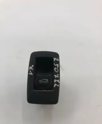 BMW X1 U11 Tailgate/boot open switch button 5a2bcb602 5a2bcb6