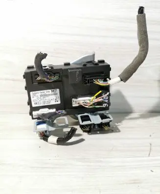 Nissan Juke I F15 Central body control module 284B1BV81C 116RAI000258 116RI000259