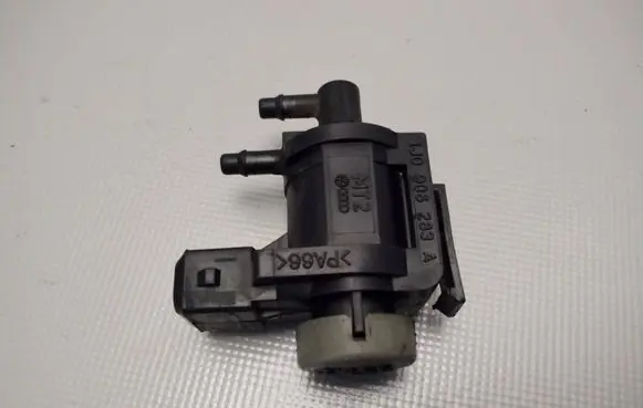 Audi A6 S6 C5 4B Turbo solenoid valve 1J0906283A