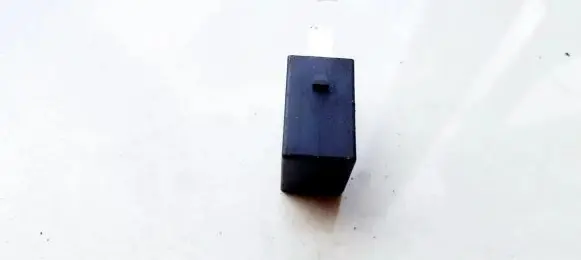 Mitsubishi Space Star Other relay MB953382