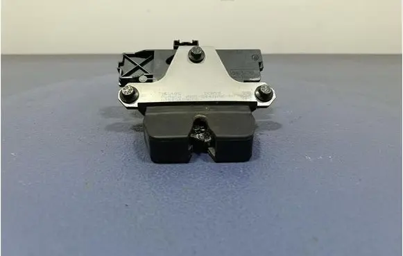 Volvo V50 Tailgate/trunk/boot lock/catch/latch 4N51A442A66AM