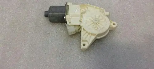 Mercedes-Benz E W212 Front door window regulator motor A2048200542