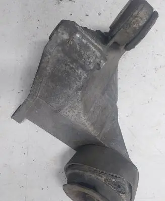 Audi A4 S4 B6 8E 8H Gearbox mounting bracket 8D0399114S