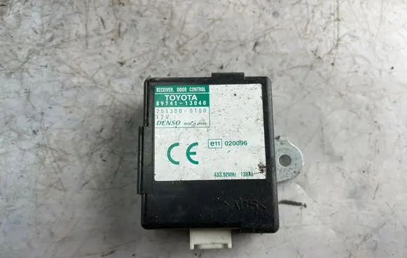 Toyota Corolla Verso E121 Door control unit/module 8974113040 2513000100
