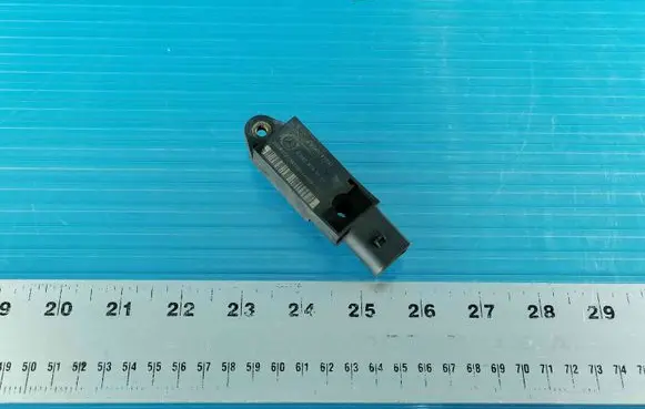 Mercedes-Benz E W211 Airbag deployment crash/impact sensor A0028202726 00402625A1
