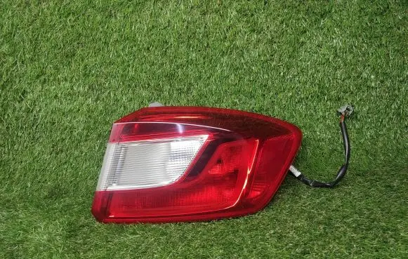Chevrolet Cruze II Rear/tail lights 84078119