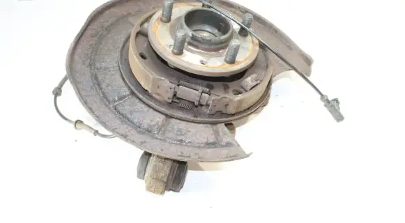 Land Rover Discovery 4 - LR4 Rear wheel hub