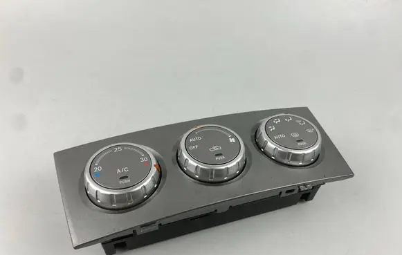 Subaru Forester SG Climate control unit 72311SA081