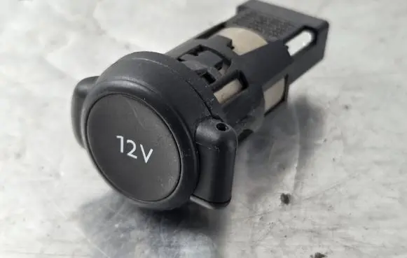 Peugeot 3008 II 12 V Socket (front) 966610537700 980185097700 980185087700