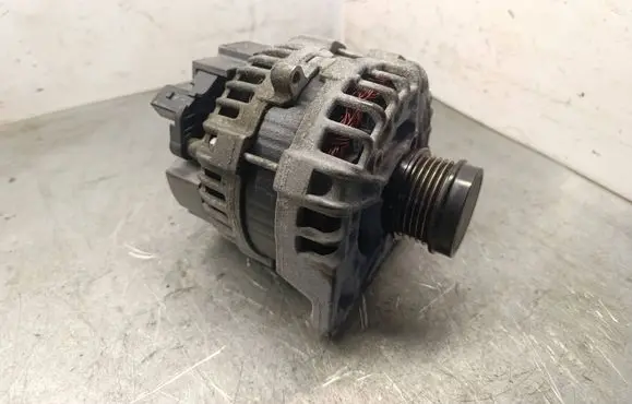 Mercedes-Benz B W246 W242 Generator/alternator A0009061903