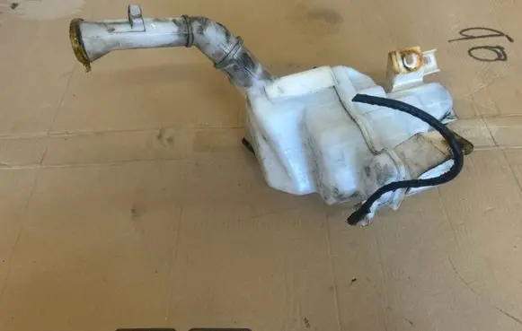 Mazda 5 Windshield washer fluid reservoir/tank 860142781
