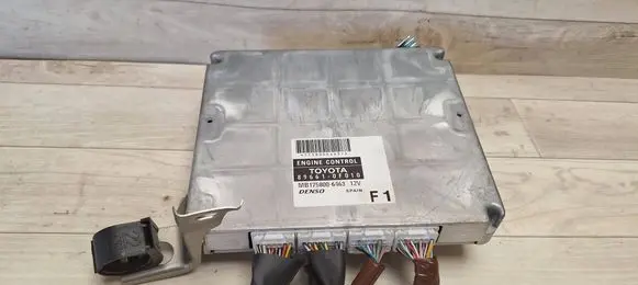 Toyota Corolla Verso E121 Engine control unit/module 896610F010 MB1758006463